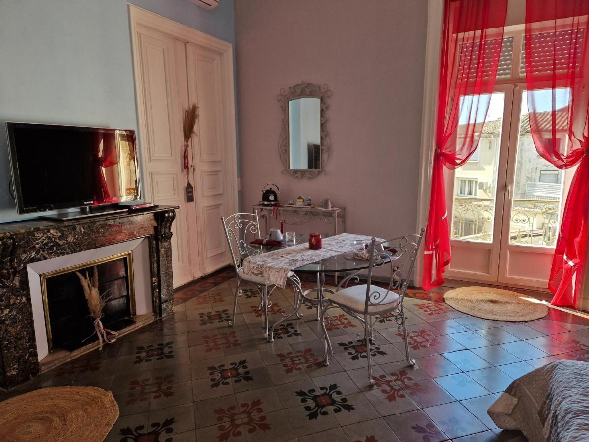 Chez Dedou Et Madou Bed and Breakfast Florensac Exteriör bild